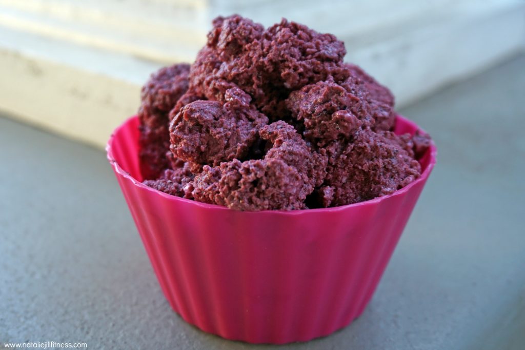 healthy mixed berry frozen yogurt